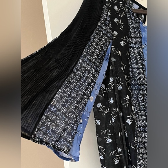 Style & Co. Floral Blue and Black Women's Blouse Wide Sleeve Size Medium - Picture 7 of 16